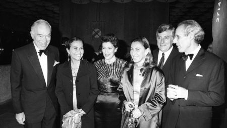 Leonard and Evelyn Lauder and friends attend the 30th anniversary celebration of the Whitney Museum's Breuer Building on November 6, 1996 in New York. Article title: 'Eye: Widow's Pique (Photo by Fairchild Archive/Penske Media via Getty Images)